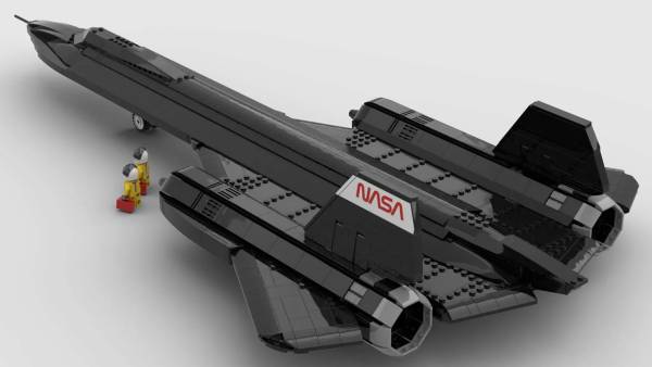 LEGO Ideas NASA SR-71 Blackbird